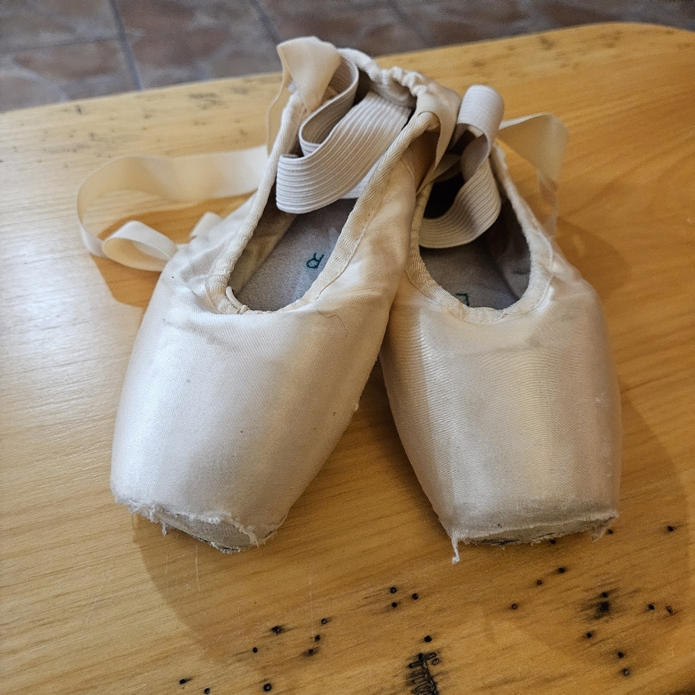 Bloch Balance European Size 6 Width X, Dead Ballet Pointe Shoes